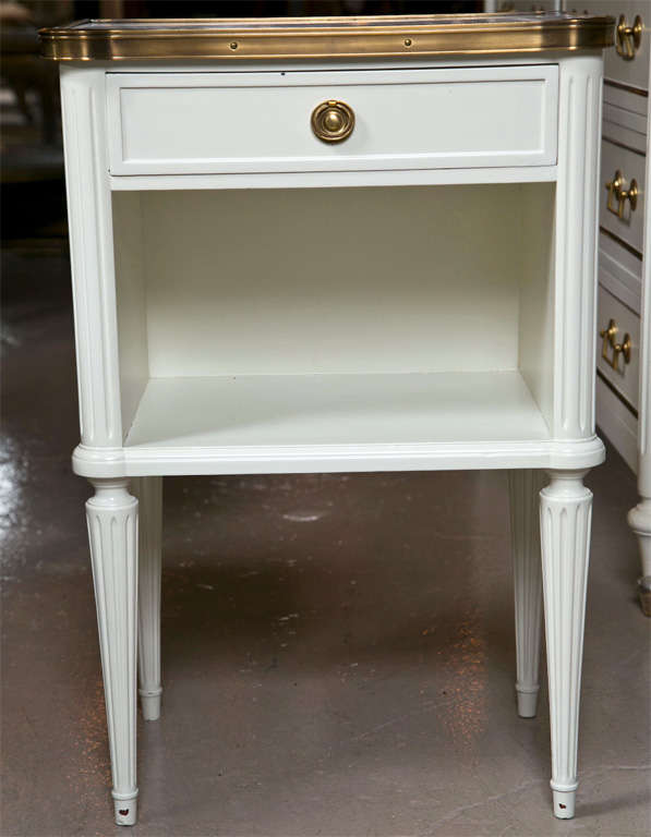 Mid-20th Century Pair of White Painted Marble Top Side Tables Maison Jansen