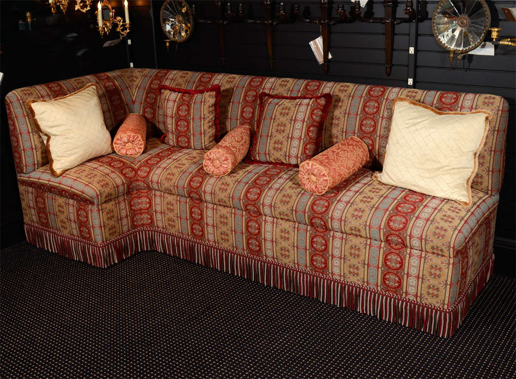 20th Century Banquette in Arabesque Fabric With Matching Trim