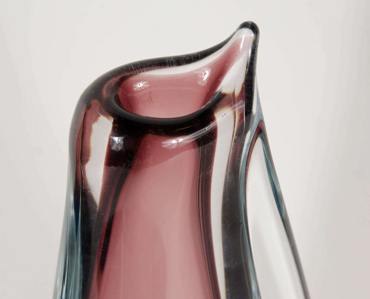 Gorgeous Twisted Teardrop Hand Blown Murano Glass Vase by Sommerso In Excellent Condition In New York, NY
