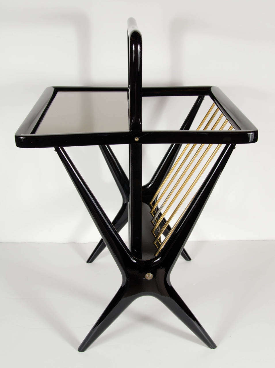 Italian Ultra Chic Mid-Century Modernist Table/Magazine Stand in the Manner of Gio Ponti
