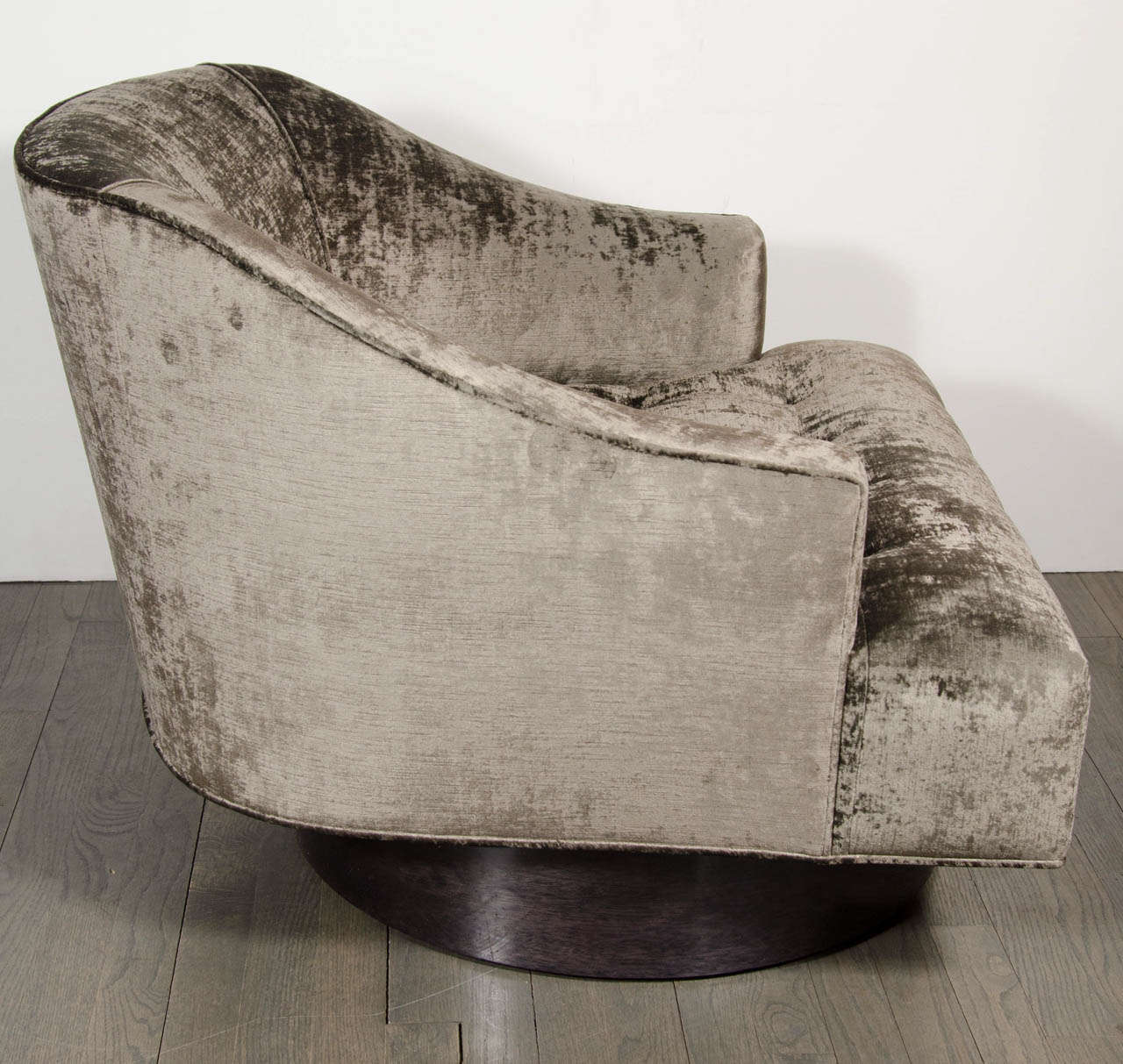 American Mid-Century Biscuit Tufted Swivel Chair by Milo Baughman in Lux Grey Velvet
