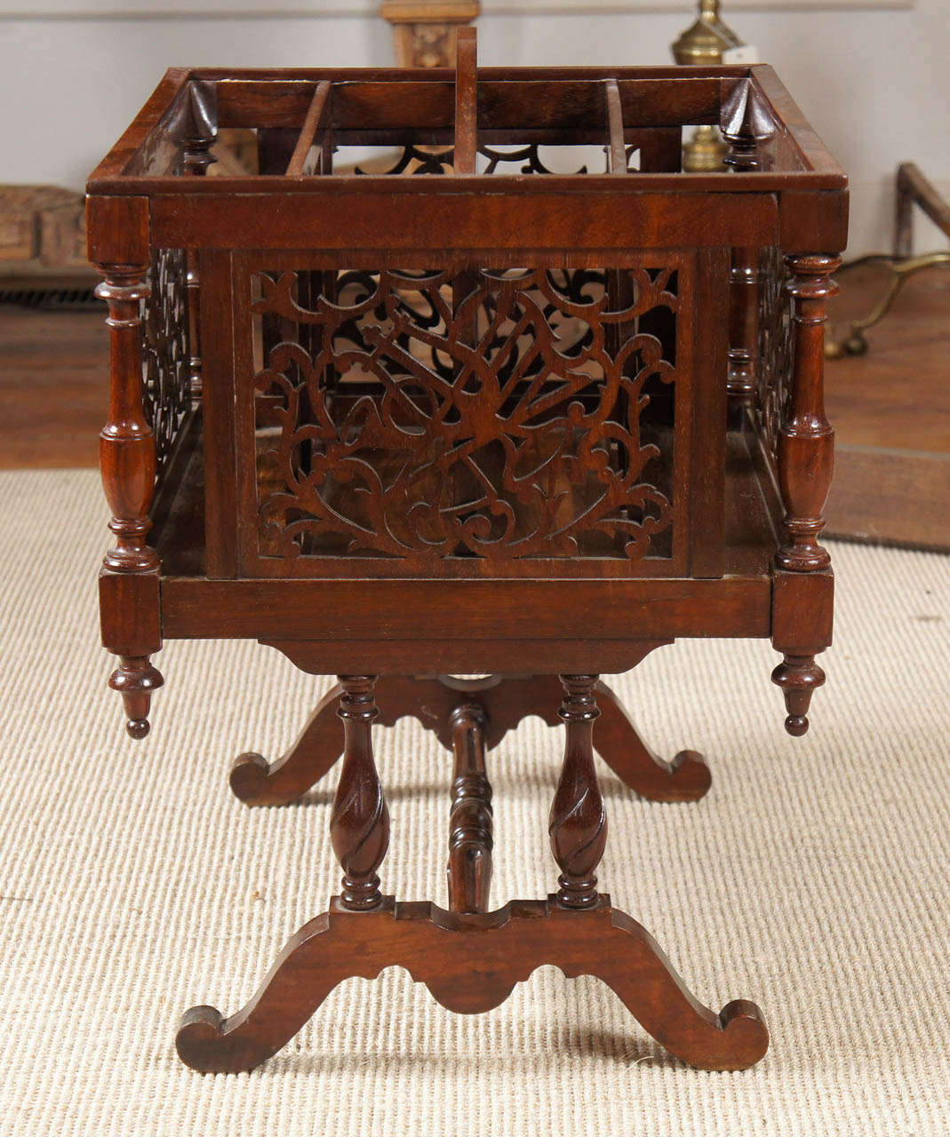 19th Century Rosewood Book Stand In Good Condition For Sale In Millbrook, NY