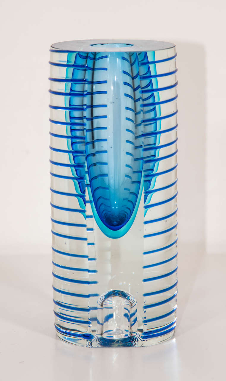 Vintage Sommerso Murano Vase In Excellent Condition In Toronto, ON