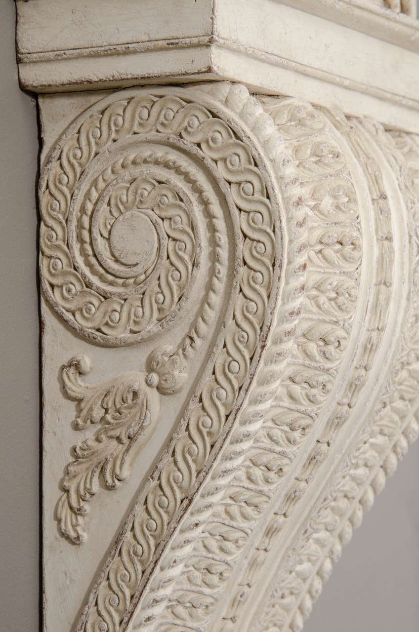 Early 19th Century White Painted Intricately Carved Wall Bracket For Sale 2