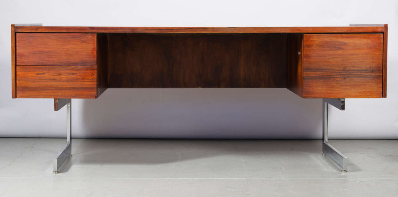 Mid-Century Modern Milo Baughman - Executive Rosewood Desk