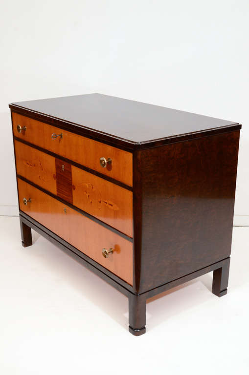 Art Deco Mjolby Intarsia Chest of Drawers with Golden Ash Veneer In Excellent Condition For Sale In New York, NY