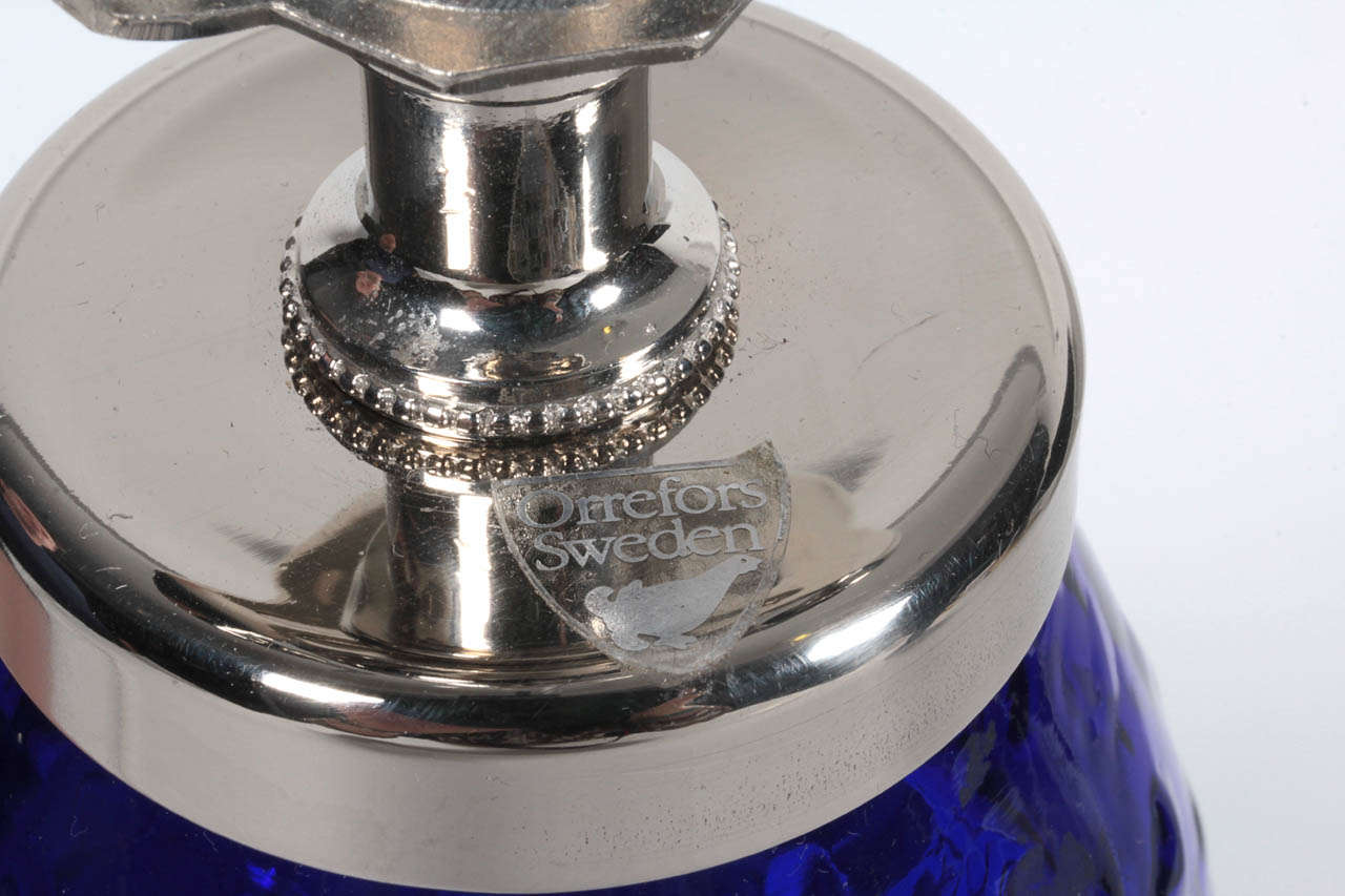 Lampes en verre bleu cobalt Orrefors  Excellent état - En vente à New York, NY