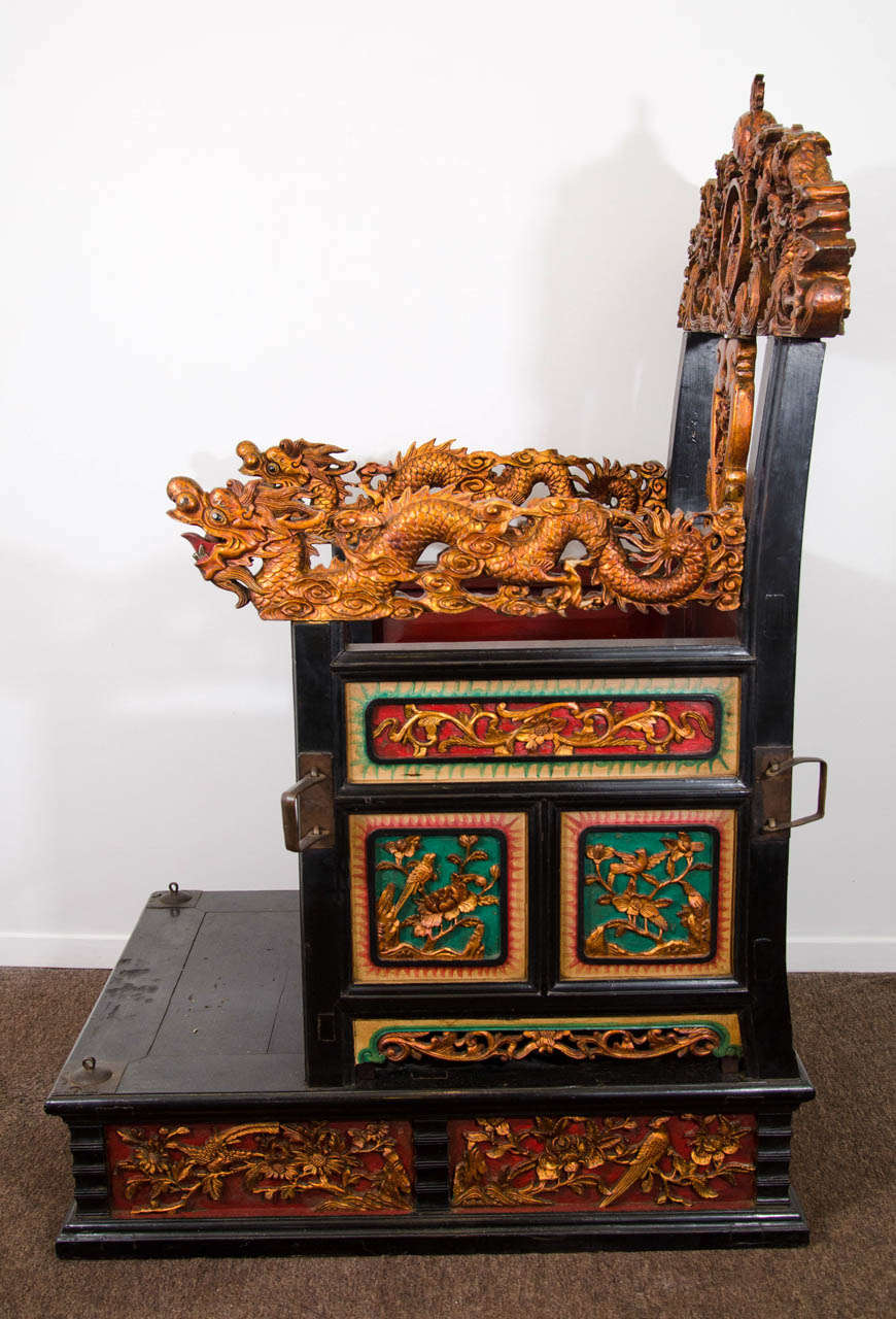 Chaise trône chinoise en bois sculpté du début du XIXe siècle 2