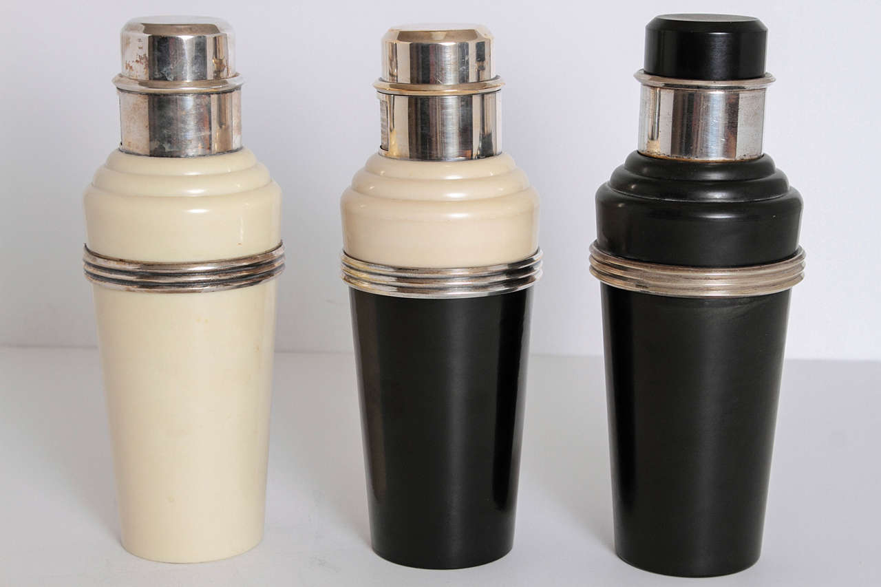 Trio Master Incolor Catalin and Silver Plate Art Deco Cocktail Shakers 4