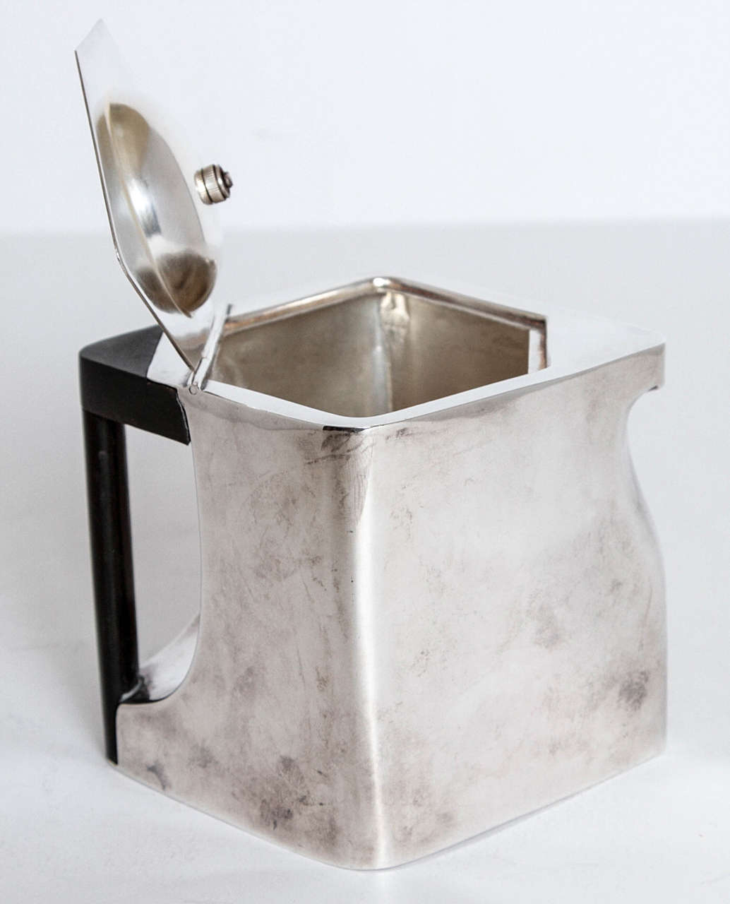Early 20th Century Uncommon English silver plate vintage CUBE teapot by Robert Johnson for N & D