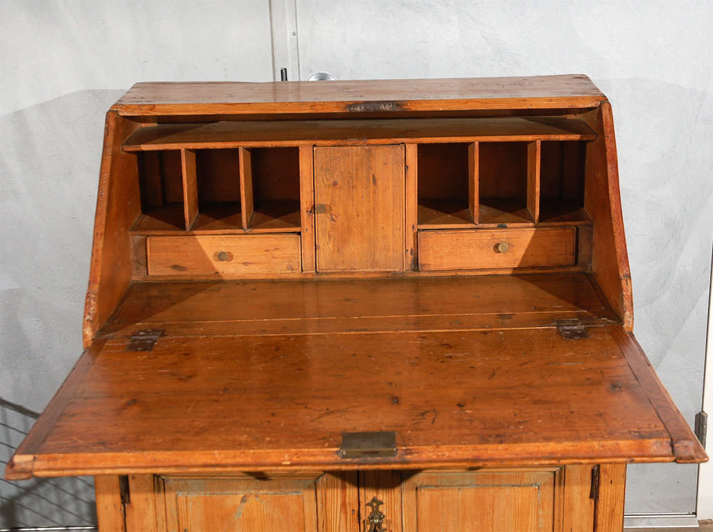 English Antique Bureau (Desk) in Pine