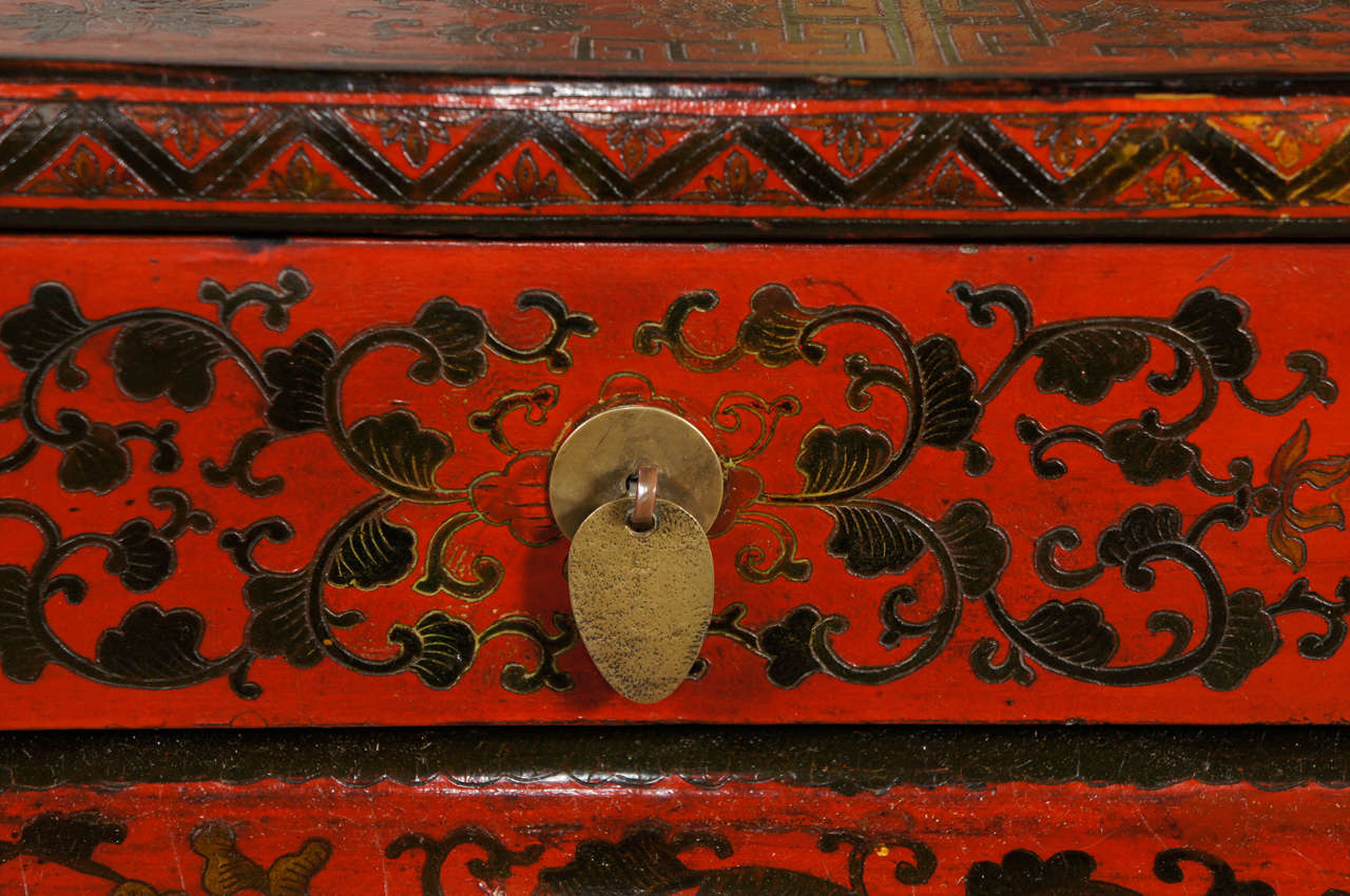 19th Century Chinese Red Lacquer Console Table For Sale