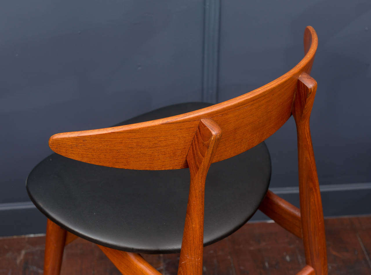 Hans Wegner CH33 Dining Chairs In Excellent Condition In San Francisco, CA
