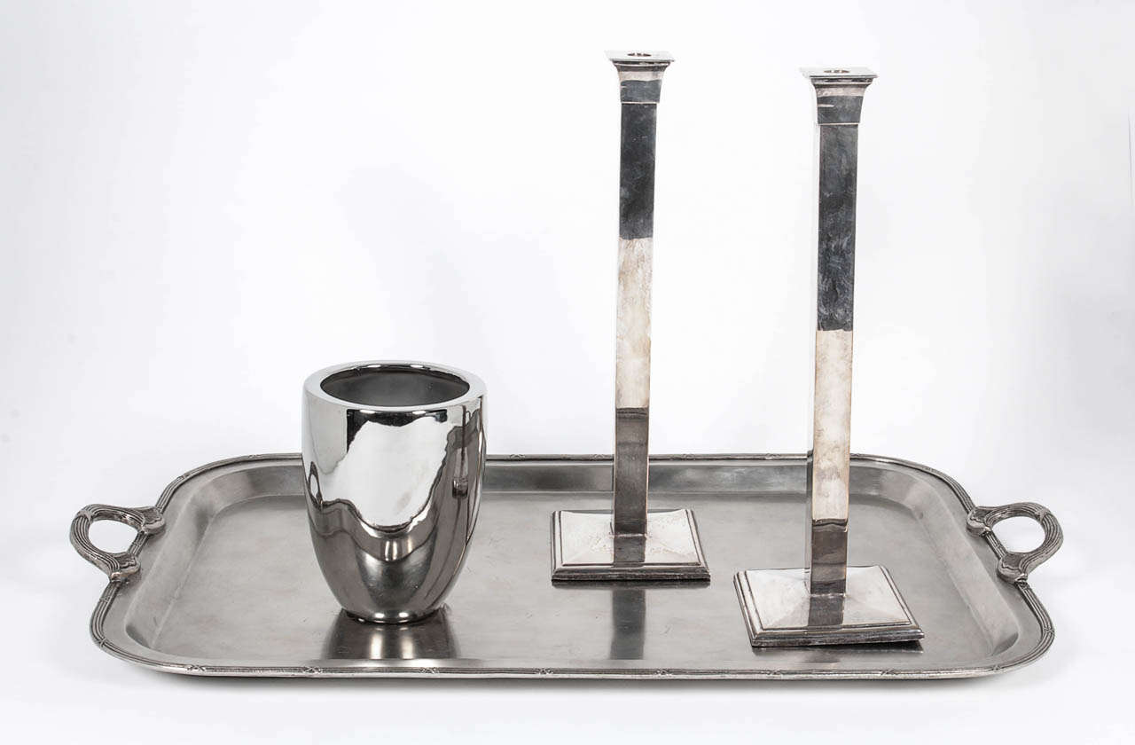Plated Silver Tray with Handles In Excellent Condition For Sale In New York, NY