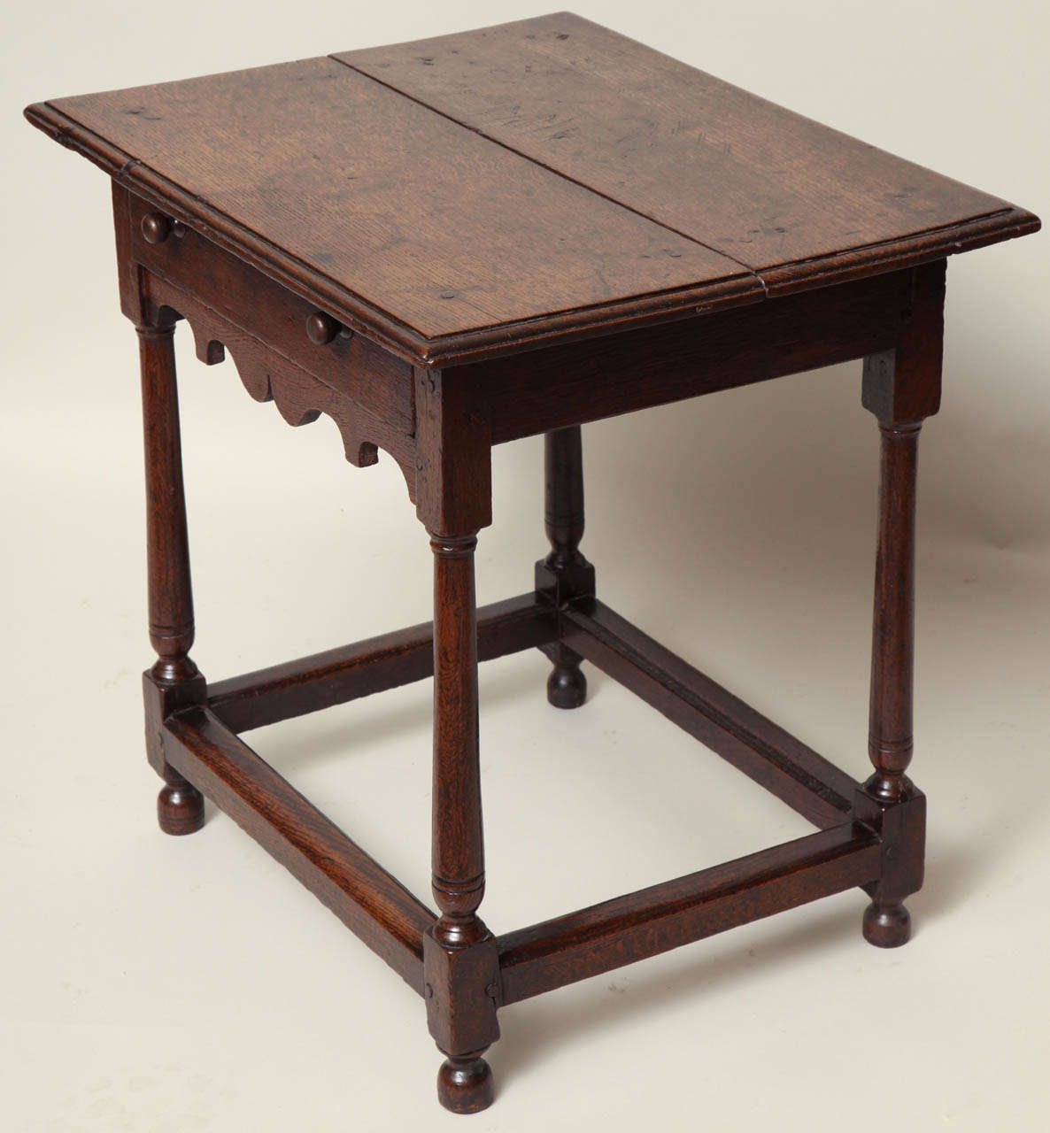 Early 18th Century English Oak Table 4