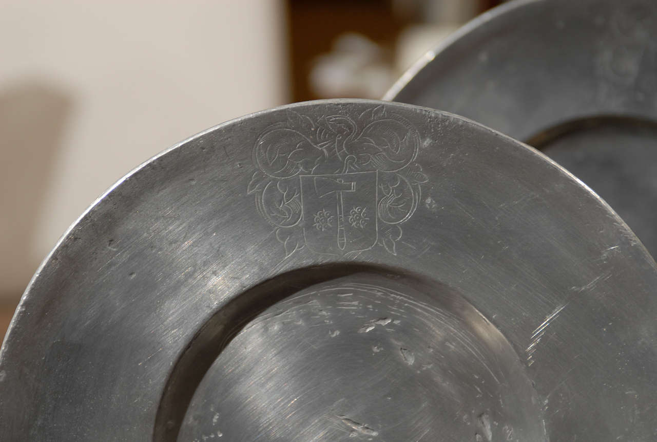 Set of 8 18th Century Pewter Plates In Good Condition In Atlanta, GA