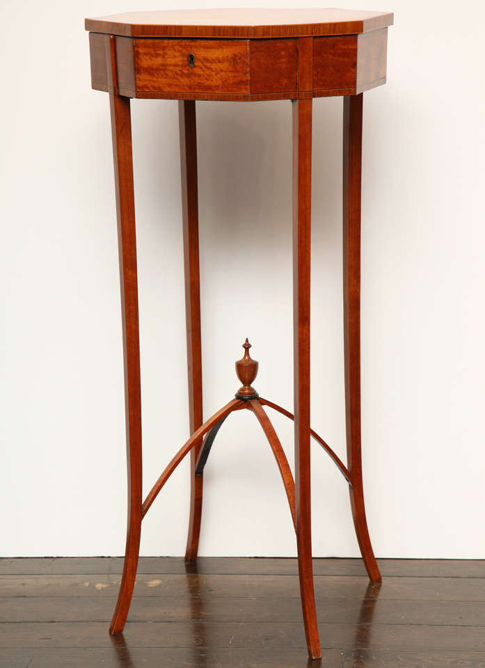 19th Century English Occasional Table In Excellent Condition In New York, NY