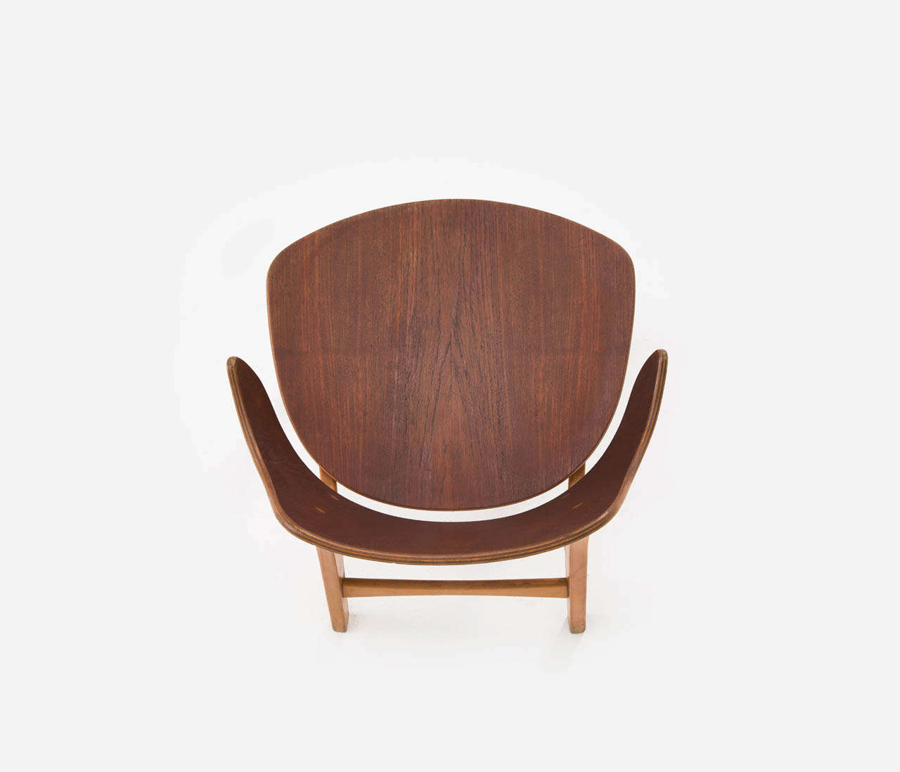 Mid-20th Century Pair of Plywood Lounge Chairs by Ib Kofod-Larsen