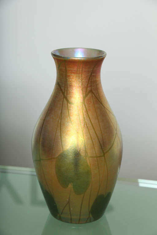 Tiffany Studios Hearts & Vine Decorated Favrile Vase In Excellent Condition In Englewood, NJ