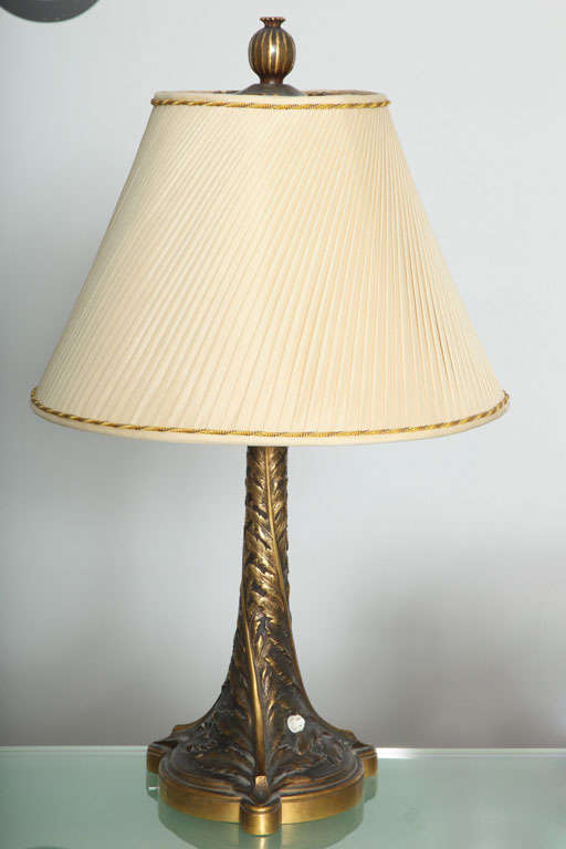 Dekorierte Jugendstil-Tischlampe aus Bronze von Raoul Larche