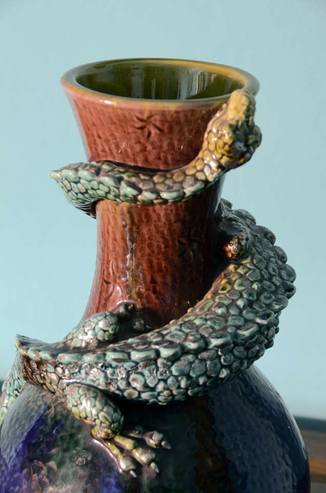 Burmantofts:  English Aesthetic Movement Vase with Applied Lizard In Good Condition For Sale In Southampton, NY