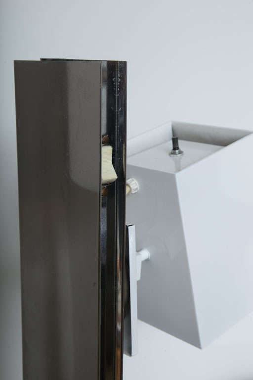 Late 20th Century Italian Modernist Black & White Floor Lamp