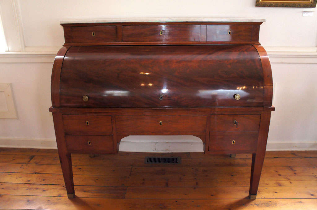 French 19th Century Mahogany Desk In Good Condition For Sale In Millbrook, NY