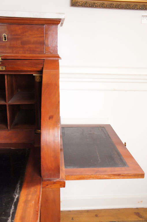 French 19th Century Mahogany Desk For Sale 1