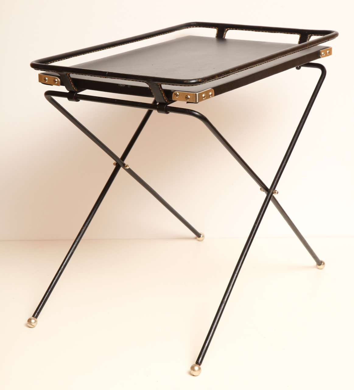 French 1960s Folding Tray Table in Black Leather In Good Condition In New York, NY