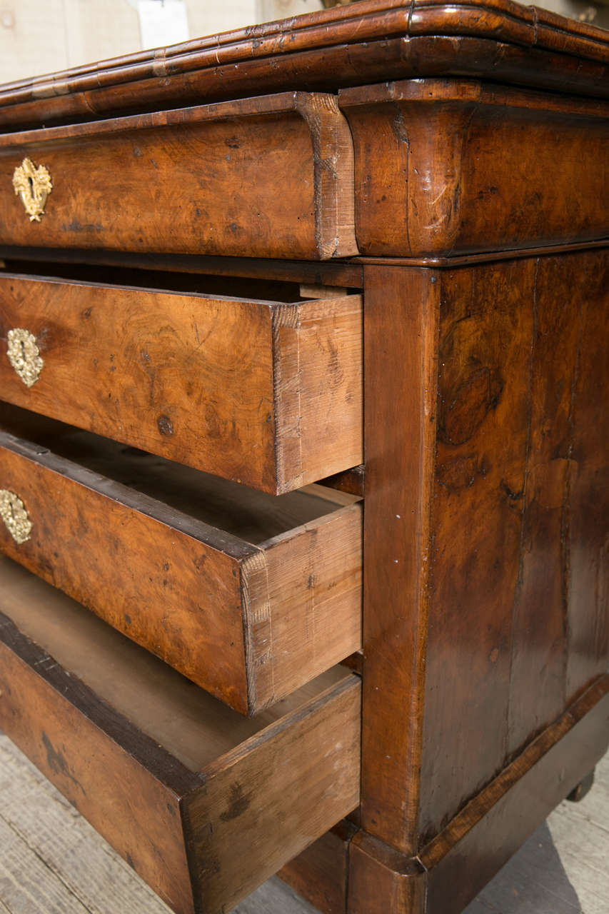 Period Walnut Four-Drawer Charles X Chest In Good Condition For Sale In Woodbury, CT