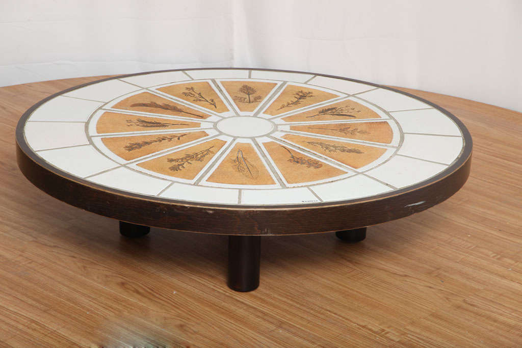 Table basse ovale de Roger Capron avec carreaux Garrigue