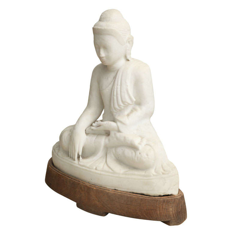 Superb 18th Century Burmese Alabaster Buddha For Sale