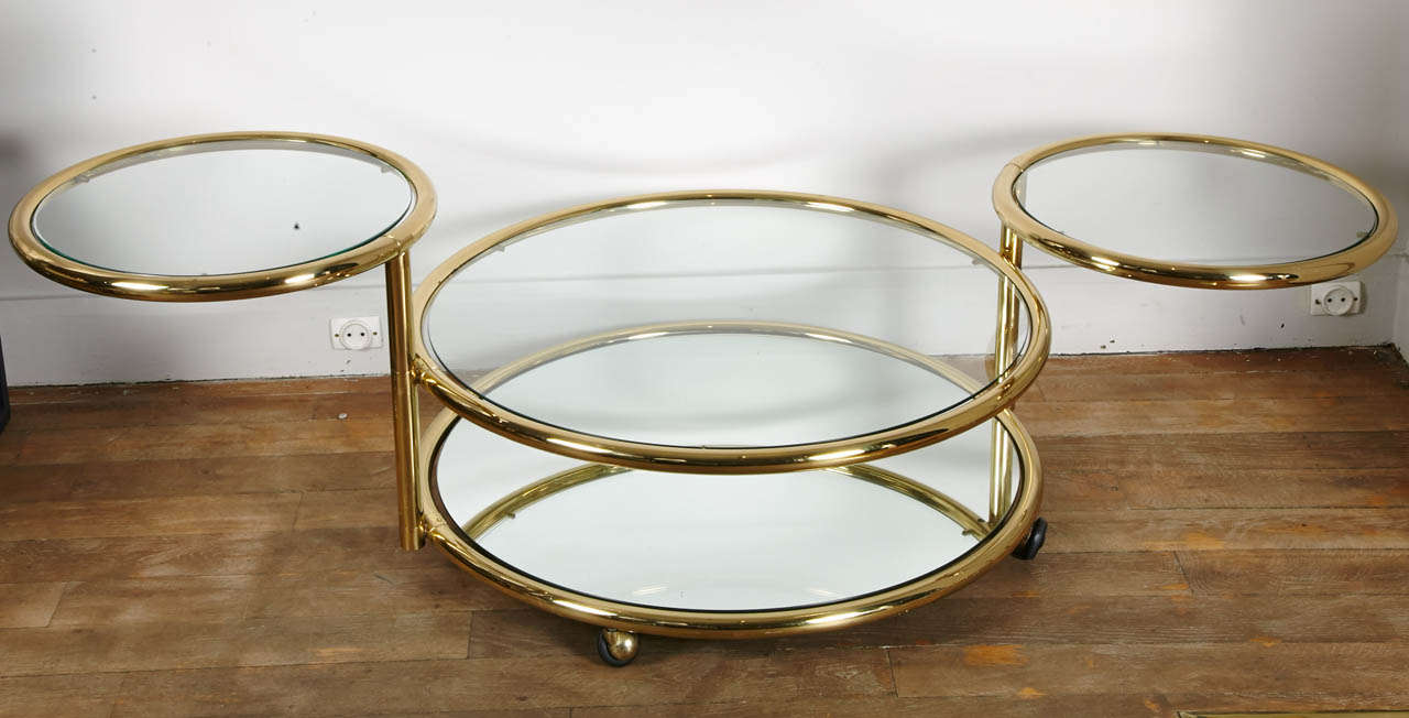 A Four Tier Swivel Coffee Table by Pace circa 1970 In Excellent Condition In Paris, Ile-de-France