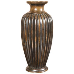 Vase lobé en bronze japonais