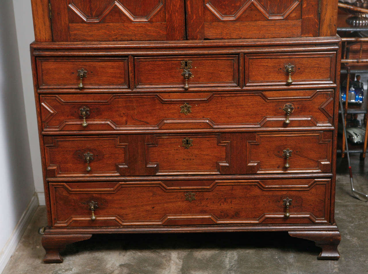 18th Century and Earlier George III English Linen Press For Sale