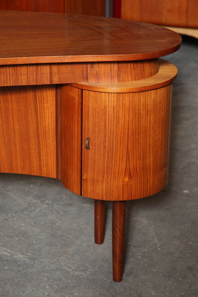 Danish Modern Teak Paisley Desk In Excellent Condition In New York, NY