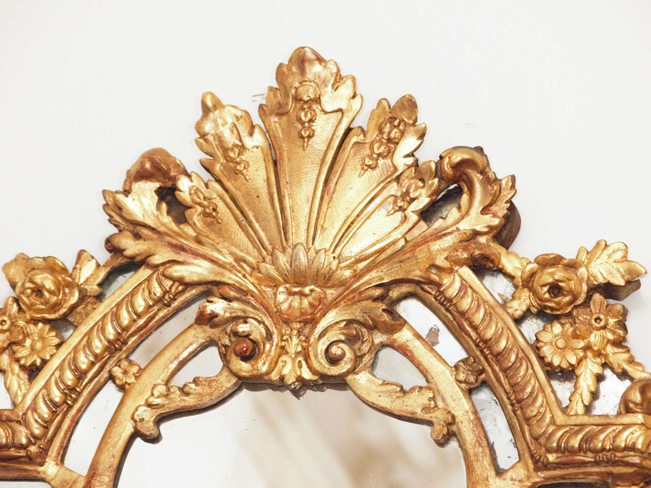 French Regence Giltwood Mirror In Excellent Condition For Sale In Natchez, MS