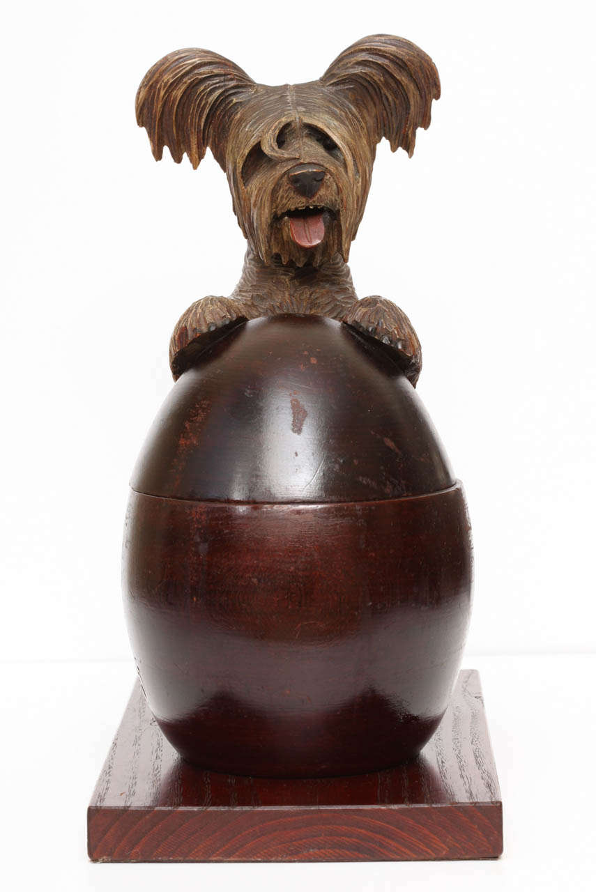 Black Forest Hand-Carved Wooden Terrier Box In Excellent Condition In New York, NY