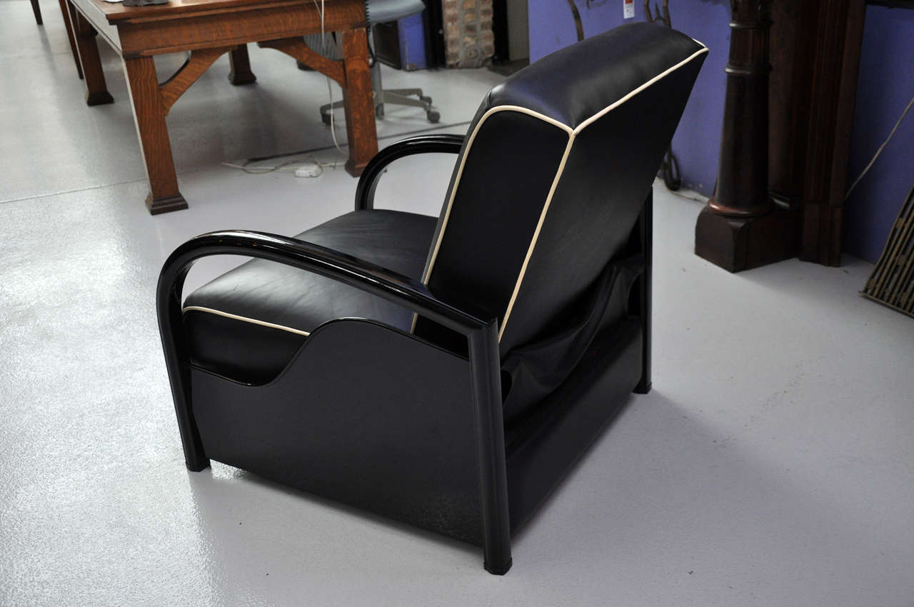 Adjustable Art Deco Lounge Chair In Excellent Condition In Chicago, IL