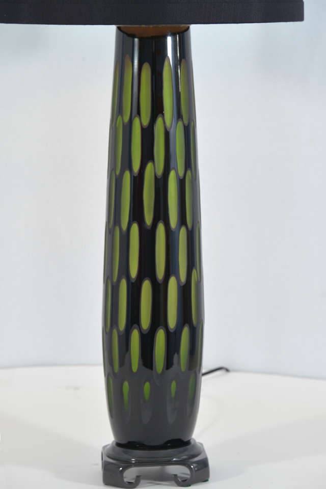 Mid Century Modern Cased Glass, Black Cut Thru To Green Table Lamp In Excellent Condition In Austin, TX