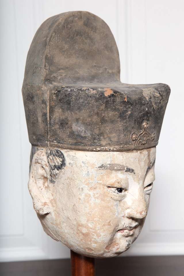 16th Century Ming Dynasty Stucco Head of an Official with Original Paint In Good Condition In Yonkers, NY