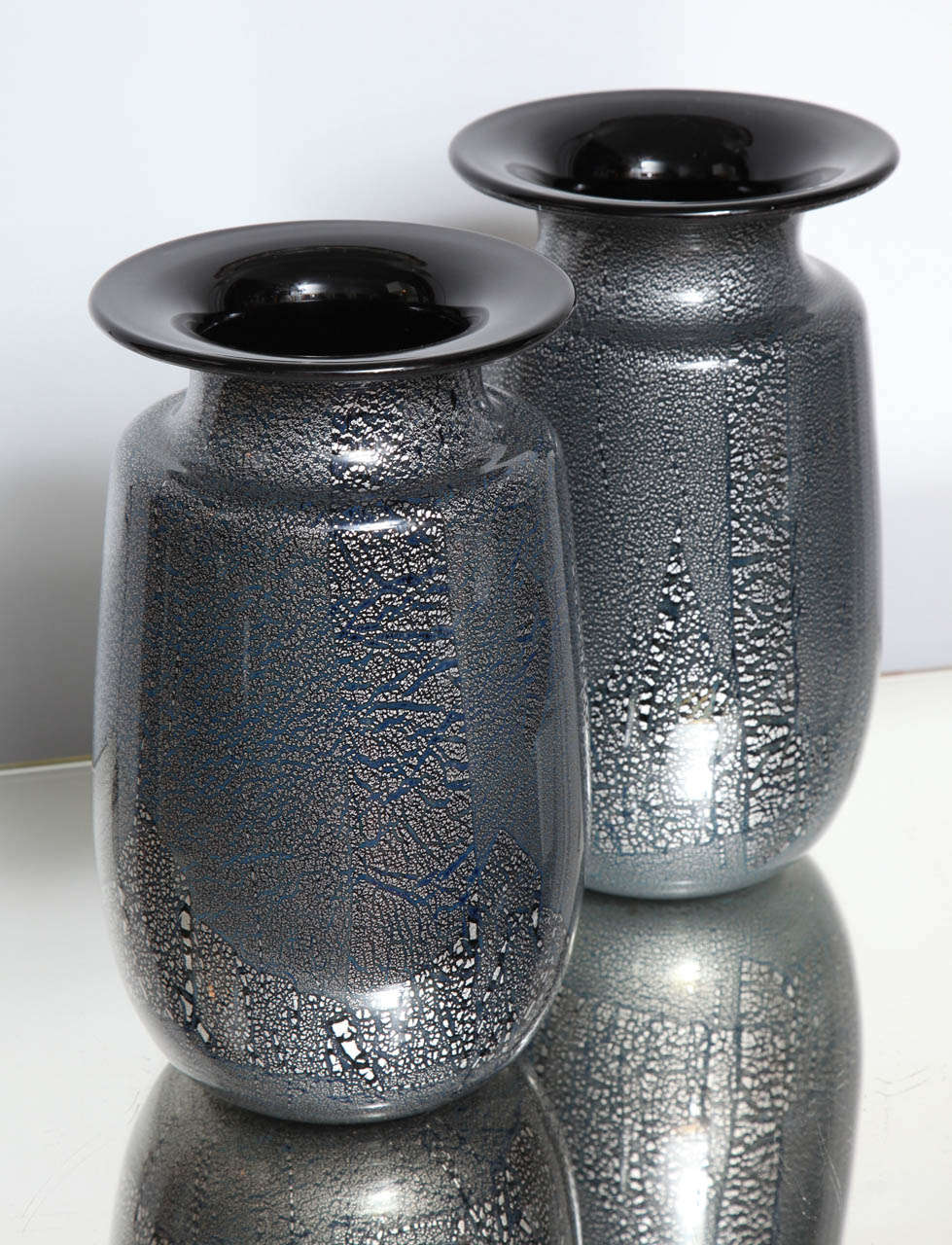 Seguso Vetri D'Arte Siver Leaf Black Glass Vases In Excellent Condition In New York, NY