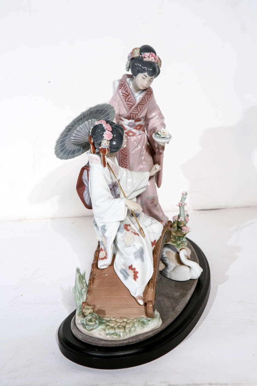 Charmante figurine de femme japonaise Lladro Bon état - En vente à Cathedral City, CA