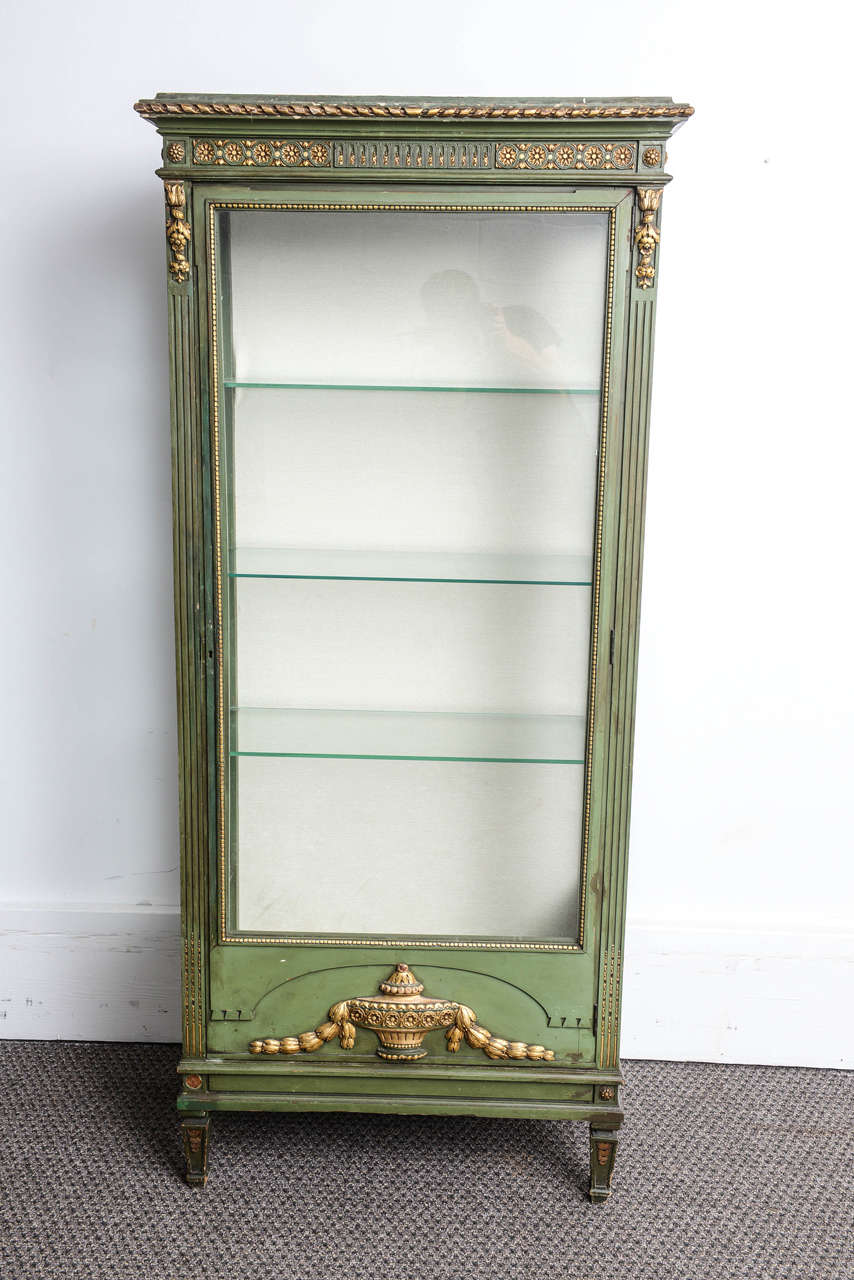1900s French Display Cabinet with Giltwood In Good Condition In West Palm Beach, FL