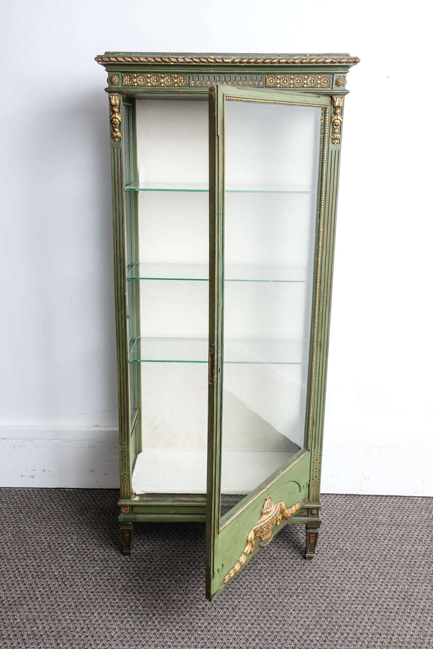 20th Century 1900s French Display Cabinet with Giltwood