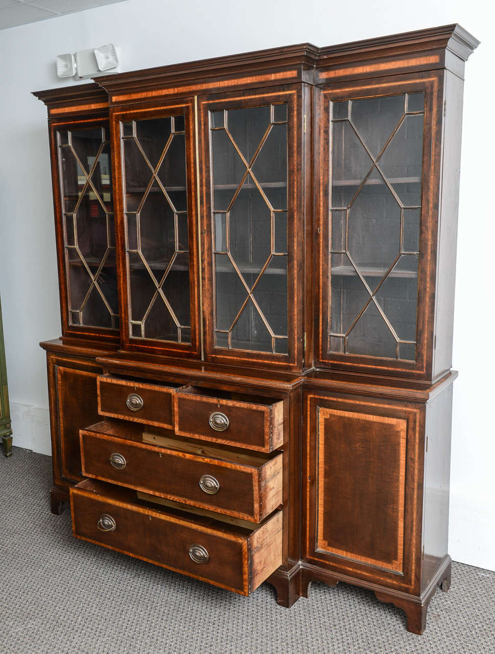19th Century English Large Mahogany Breakfront Bookcase In Good Condition In West Palm Beach, FL