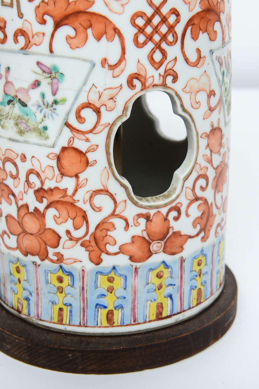 Chinese Porcelain Hat Stand Lamp, 19th Century For Sale 5