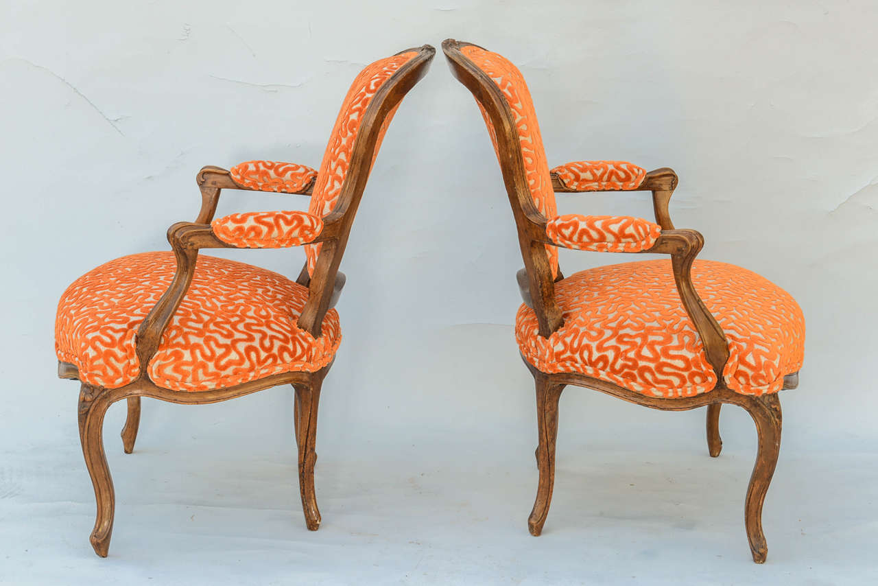 Pair of 18th Century French Walnut Fauteuils In Excellent Condition In West Palm Beach, FL