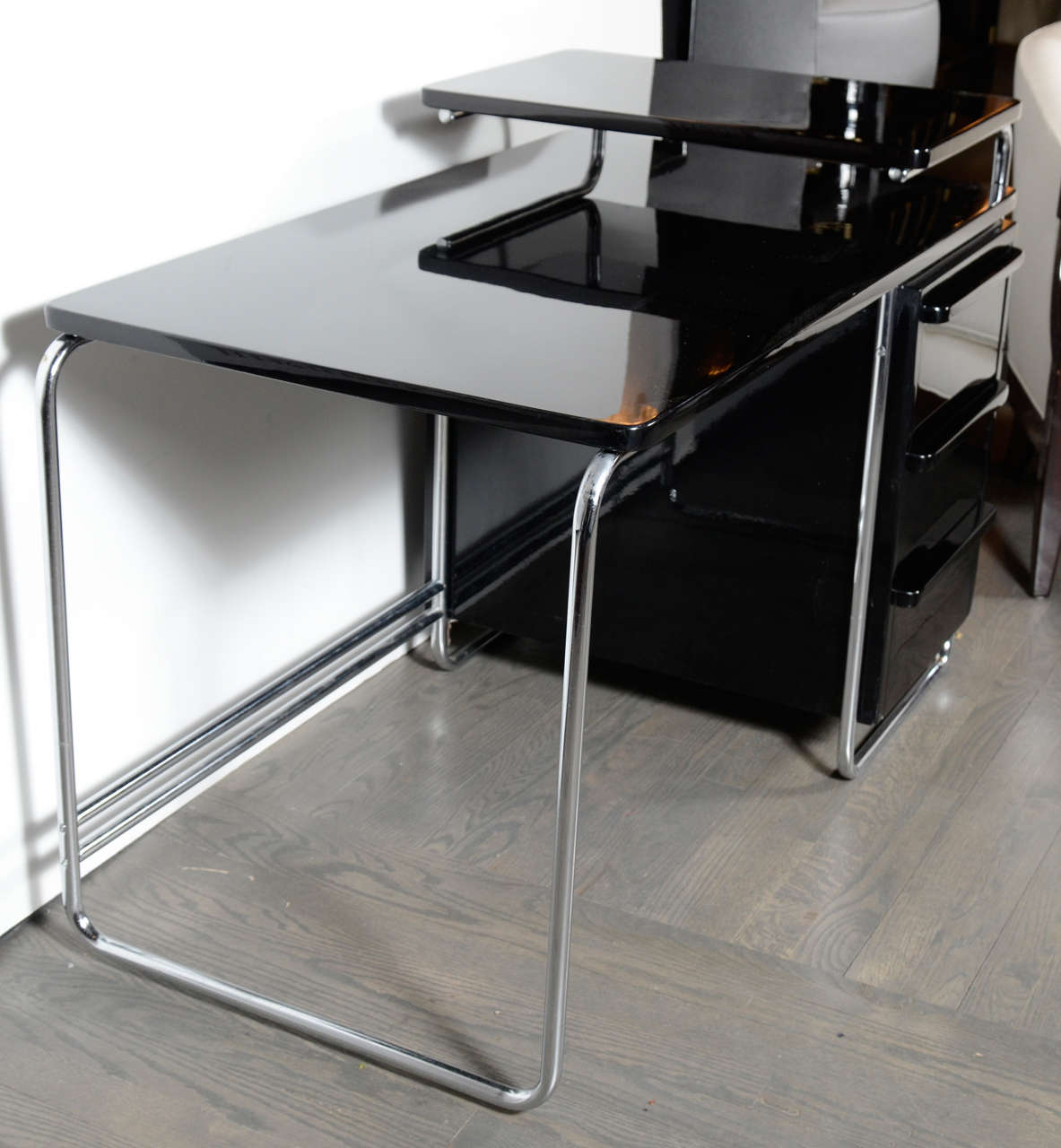 Art Deco Bauhaus Style Desk by Wolfgang Hoffmann in Black Lacquer and Chrome In Excellent Condition In New York, NY
