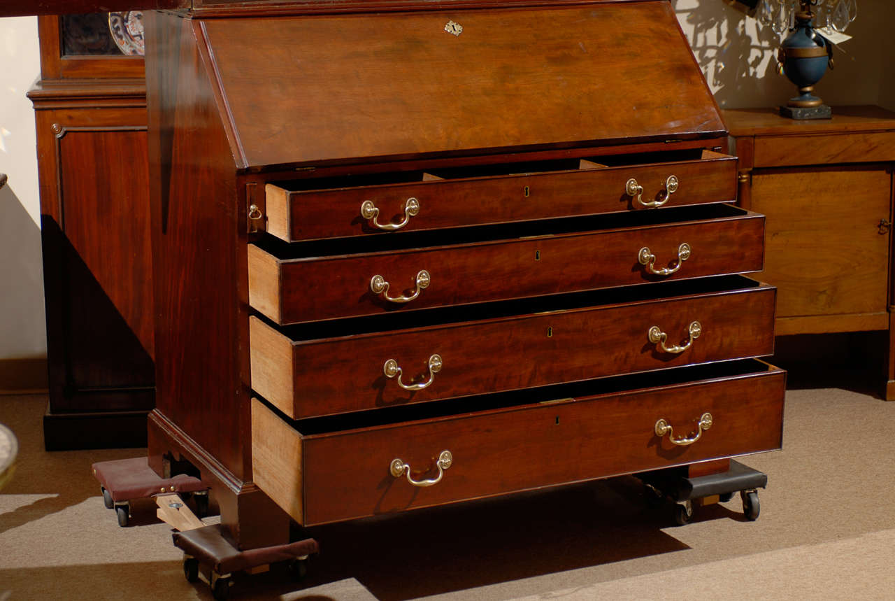 Early George III Period Bureau Bookcase with Swan Neck Pediment In Good Condition For Sale In Atlanta, GA